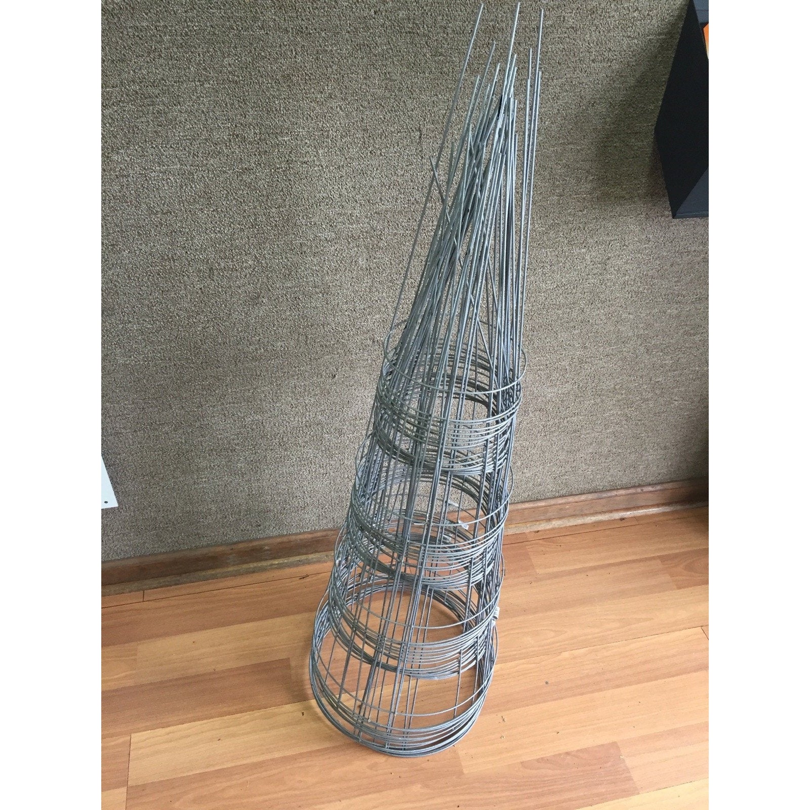 (9532) - Tomato Cage - Image 2